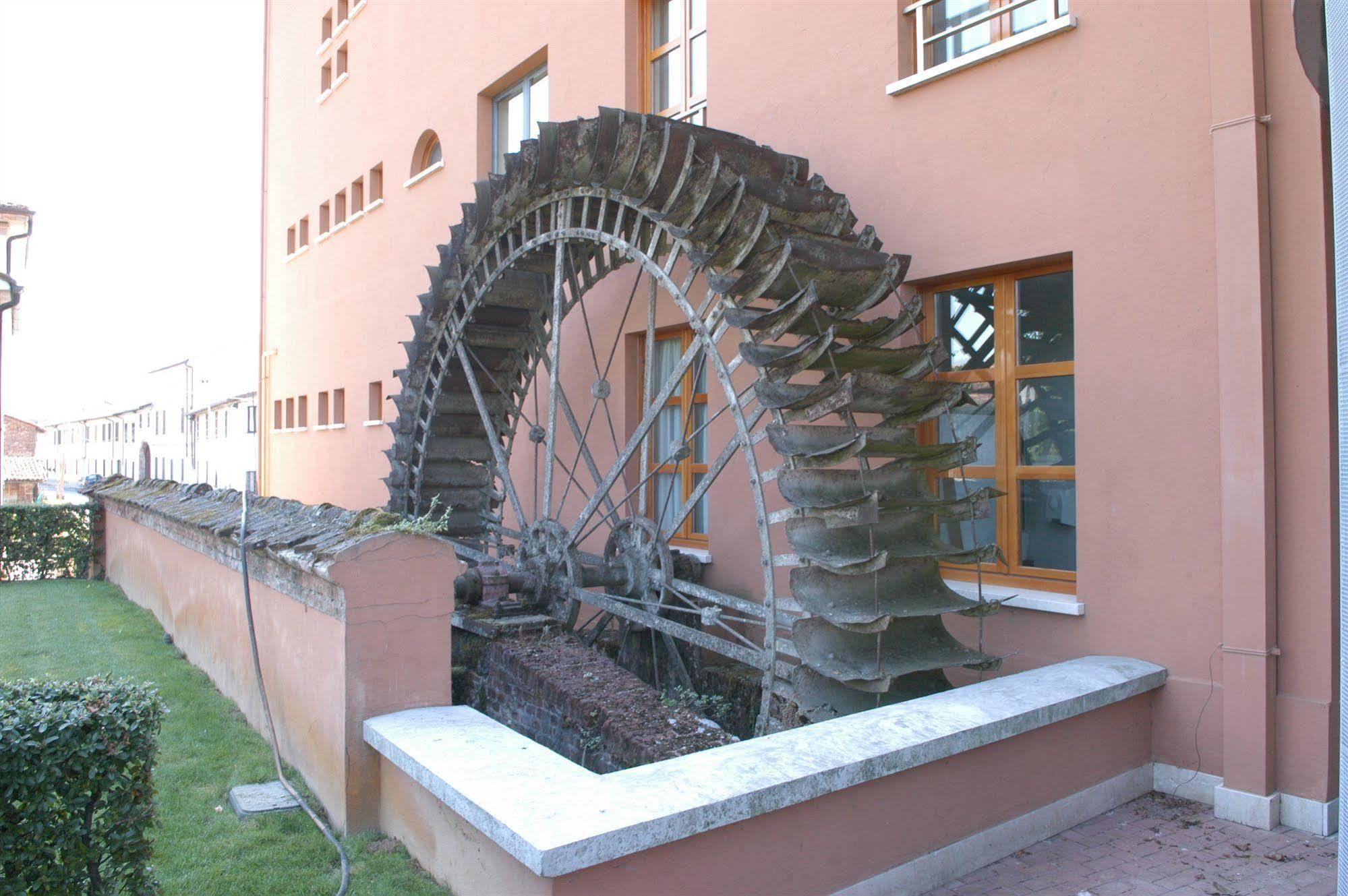 Pilgrim'S Hotel Cicognolo Exterior foto